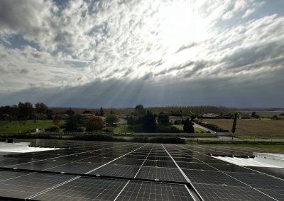 Grande installation de panneaux solaires